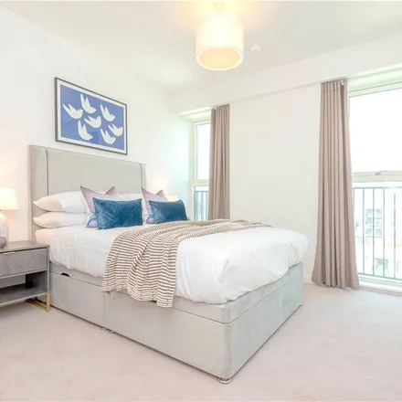 Image 4 - Wallbrook Gardens, 58 Heartwell Avenue, London, E16 1RT, United Kingdom - Apartment for rent