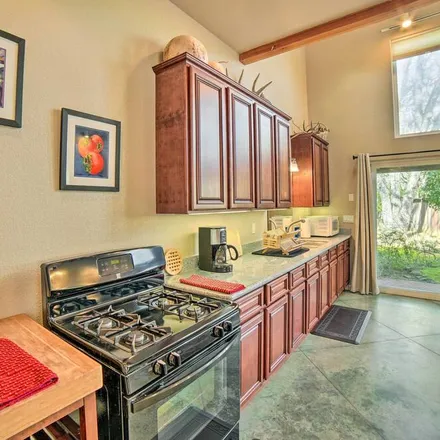 Rent this 2 bed apartment on Ukiah in CA, 95482