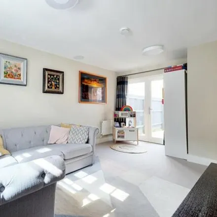 Image 4 - Whitley Link, Chelmsford, CM2 9FX, United Kingdom - Townhouse for sale