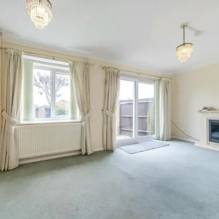 Image 5 - Darfield Road, Guildford, GU4 7YY, United Kingdom - House for sale