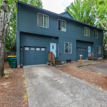 Buy this 6 bed house on 9468 Southwest Ivana Court in Tigard, OR 97223