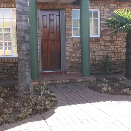 Rent this 3 bed apartment on unnamed road in Doringkloof, Irene