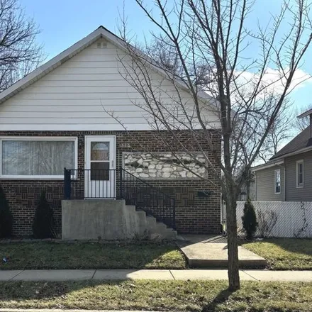 Buy this 2 bed house on 316 East Lincoln Avenue in La Grange, IL 60525