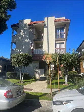 Buy this 14 bed house on 1103 Winchester Avenue in Glendale, CA 91201