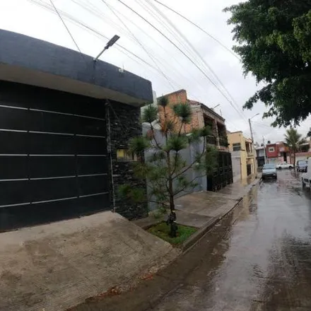 Rent this studio house on Emiliano Zapata in Calle Guadalupe Fuentes, 44760 Guadalajara