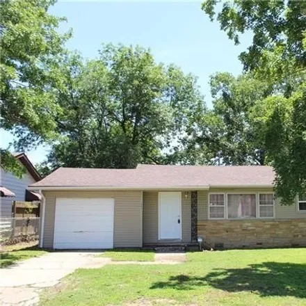 Buy this 3 bed house on 2005 W 5th St in Coffeyville, Kansas