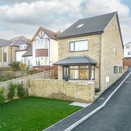 Rent this 4 bed house on Four Lane Ends in Thornhill, WF12 0JY