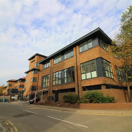 Rent this 2 bed apartment on Knoll Road in Camberley, GU15 3SQ