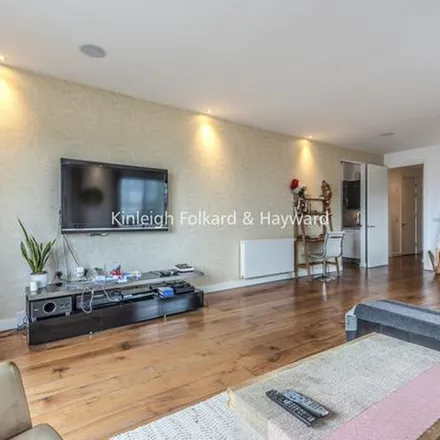 Rent this 3 bed apartment on Pentonville Road in London, N1 9DU