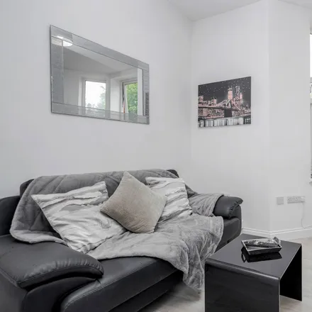 Image 4 - 8, 10 St Michaels Road, Bedford, MK40 2HR, United Kingdom - Apartment for rent