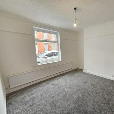 Image 2 - Clevedon Street, Manchester, M9 5PA, United Kingdom - Townhouse for rent