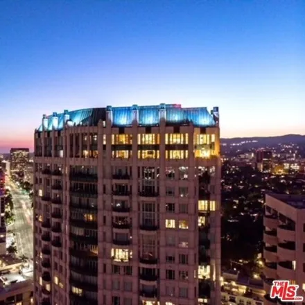 Buy this 4 bed condo on The Wilshire in Wilshire Boulevard, Los Angeles