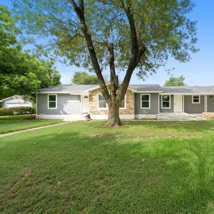 Buy this 4 bed house on 3232 North 29th Street in Waco, TX 76708