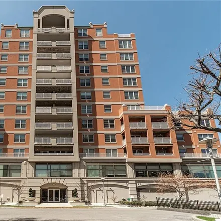 Buy this 1 bed condo on 40 Oceana Drive West in New York, NY 11235