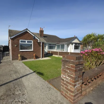 Rent this 3 bed duplex on 26 Parksway in Knott End-On-Sea, FY6 0DB