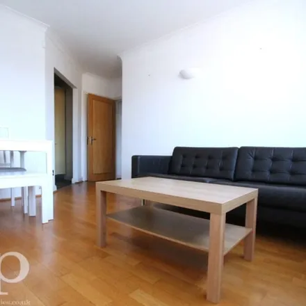 Rent this 1 bed townhouse on 25 Percy Circus in London, WC1X 9EU