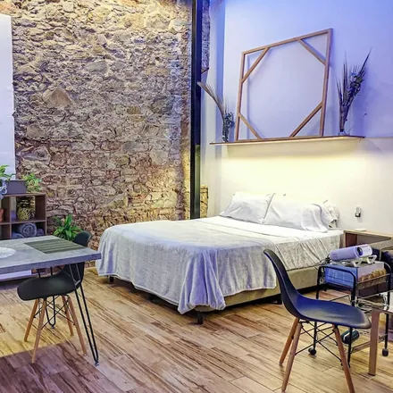 Rent this studio apartment on Av. Central España