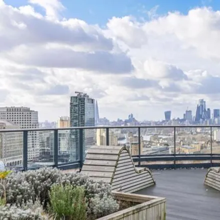 Buy this 2 bed house on Roosevelt Tower in 18 Williamsburg Plaza, Canary Wharf