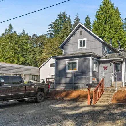 Buy this 3 bed house on 1421 Larch Street in Raymond, Pacific County