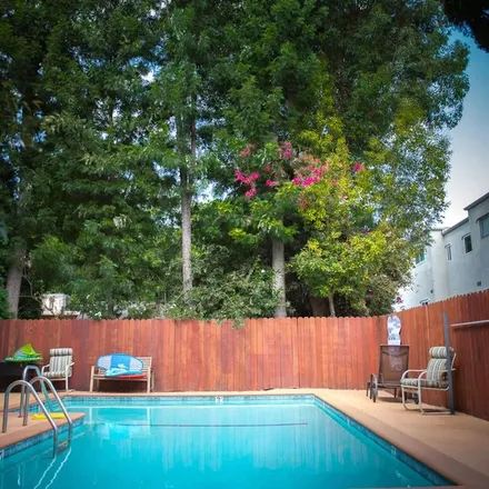 Rent this 2 bed apartment on 5212 Balboa Boulevard in Los Angeles, CA 91316