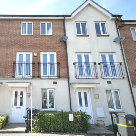 Rent this 4 bed townhouse on 22 Thackeray in Bristol, BS7 0NX