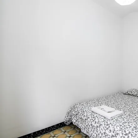 Rent this 4 bed room on Carrer de Mas in 08094 l'Hospitalet de Llobregat, Spain