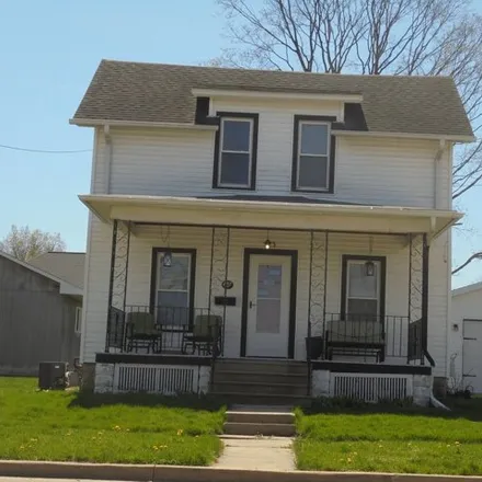 Buy this 3 bed house on 519 West Glover Street in Ottawa, IL 61350