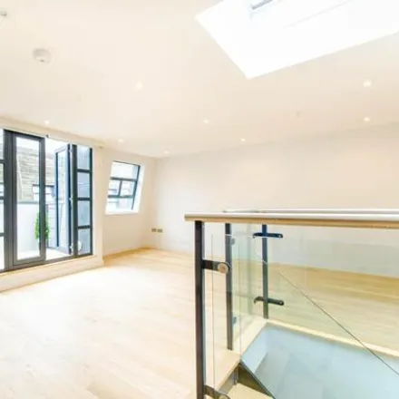 Rent this 3 bed house on 5 Battishill Street in London, N1 1TE