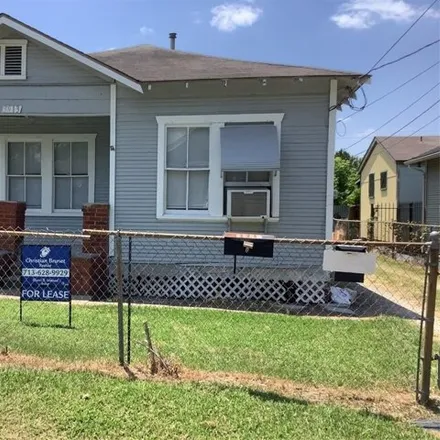 Rent this 2 bed house on 3951 Cotswold Street in Houston, TX 77009