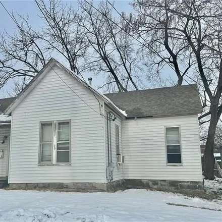 Buy this studio house on 339 Jackson Street in Warrensburg, MO 64093