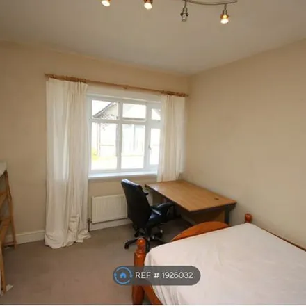 Image 9 - Headswell Avenue, Redhill Drive, Talbot Village, BH10 6AW, United Kingdom - Apartment for rent