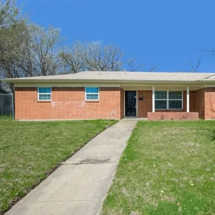 Rent this 3 bed house on 3546 Carriage Hill Drive in Forest Hill, TX 76140