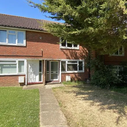 Rent this 2 bed townhouse on Witchards in Basildon, SS16 5BQ