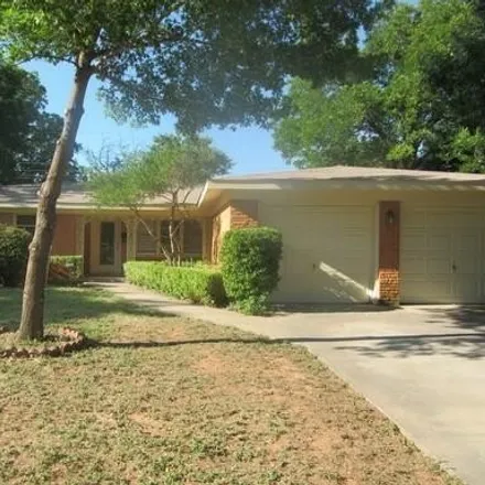 Rent this 3 bed house on 2049 River Oaks Circle in Abilene, TX 79605