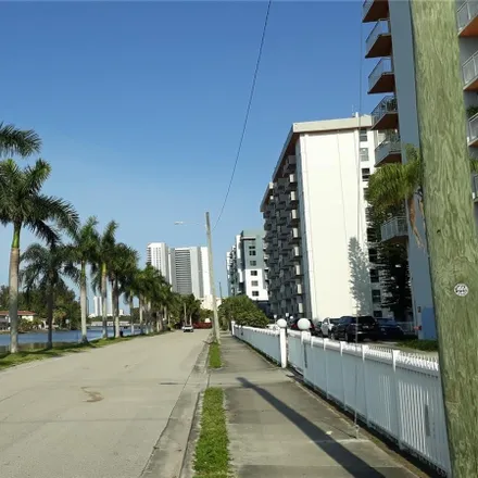Image 1 - Crestview Towers, 2025 Northeast 164th Street, North Miami Beach, FL 33162, USA - Condo for sale