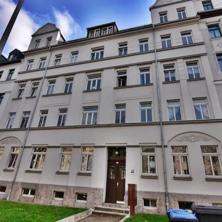 Rent this 3 bed apartment on Zeißstraße 38 in 09131 Chemnitz, Germany