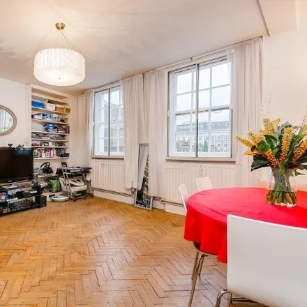 Rent this 1 bed apartment on Chiltern Court in Marylebone Road, London