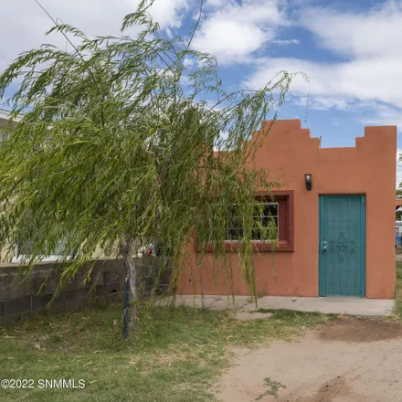 Buy this 1 bed house on 1110 Colorado Avenue in Las Cruces, NM 88001