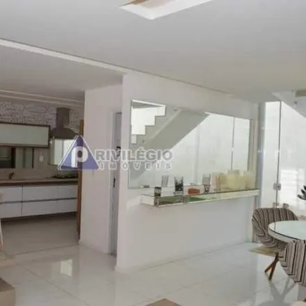 Buy this 4 bed house on Colégio Bahiense - JPA in Rua Ituverava 902, Anil