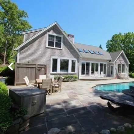 Image 2 - 385 Barnes Road, Lagoon Heights, Oak Bluffs, MA 02557, USA - House for rent