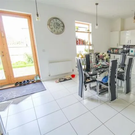 Image 2 - 6 Greenfinch Way, Harlow, CM17 9FT, United Kingdom - House for sale