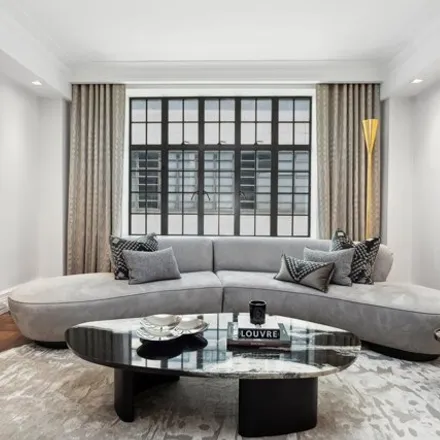 Image 1 - 116 East 68th Street, New York, NY 10065, USA - Apartment for sale