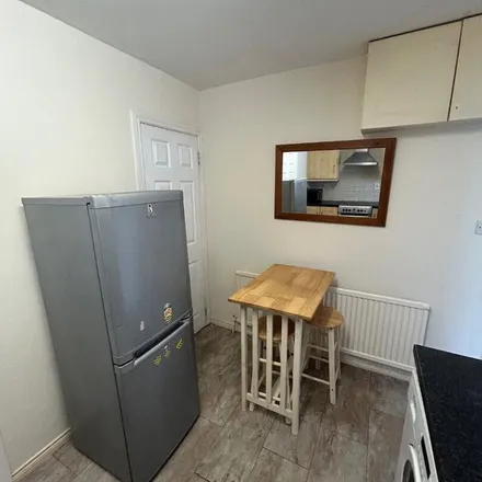 Rent this 3 bed apartment on Queen's Place in Lurgan, BT66 8BY