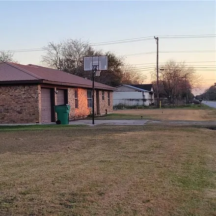 Image 3 - 809 Henderson Avenue, Palacios, TX 77465, USA - House for sale