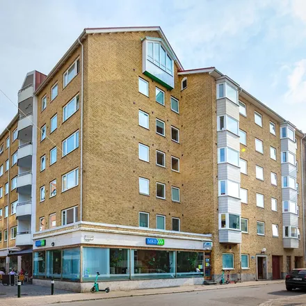 Rent this 1 bed apartment on Motorcentralen bil verkstad in Erikstorpsgatan, 217 52 Malmo
