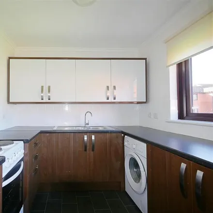 Image 3 - Auchinairn Road, Bishopbriggs, G64 1QJ, United Kingdom - Apartment for rent