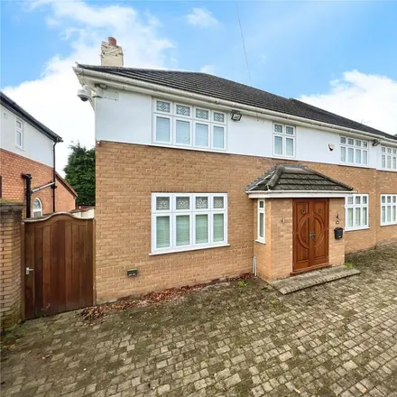 Rent this 5 bed house on CHILDWALL PARK AVENUE/WOOLTON ROAD in Childwall Park Avenue, Liverpool