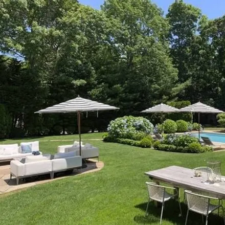 Rent this 4 bed house on 62 Clinton Street in East Hampton, Springs