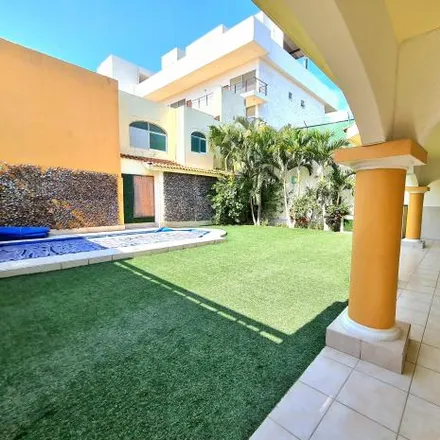 Rent this 3 bed house on unnamed road in Primavera, 62330 Cuernavaca