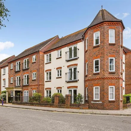 Rent this 1 bed apartment on Avenue de Chartres in Chichester, PO19 1EA